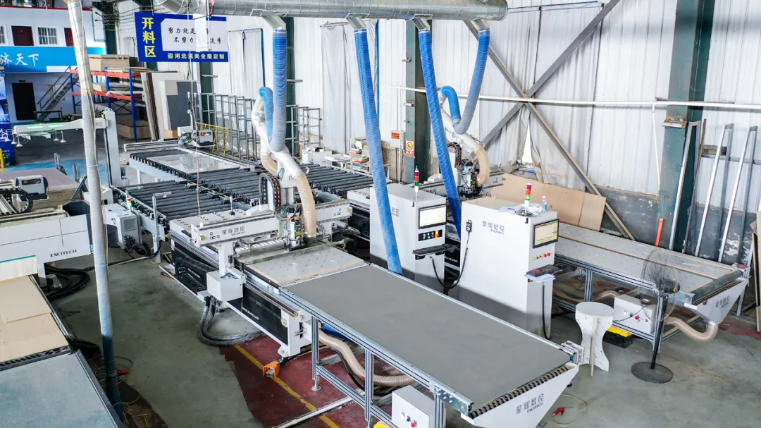 Typer av EXCITECH WOODWORKING CNC-skärmaskin.